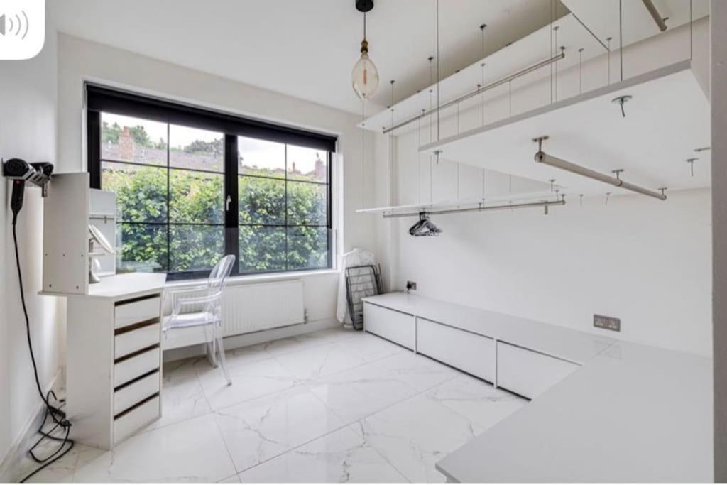 Luxury Apartment: City Centre, Stylish, Modern Chester Exterior foto
